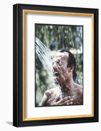 Julio Iglesias Having a Shower-Angelo Cozzi-Framed Photographic Print