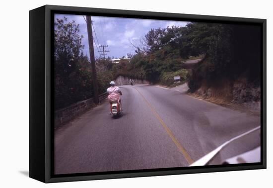 July 1973: Bermuda Street-Alfred Eisenstaedt-Framed Premier Image Canvas