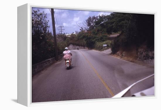 July 1973: Bermuda Street-Alfred Eisenstaedt-Framed Premier Image Canvas