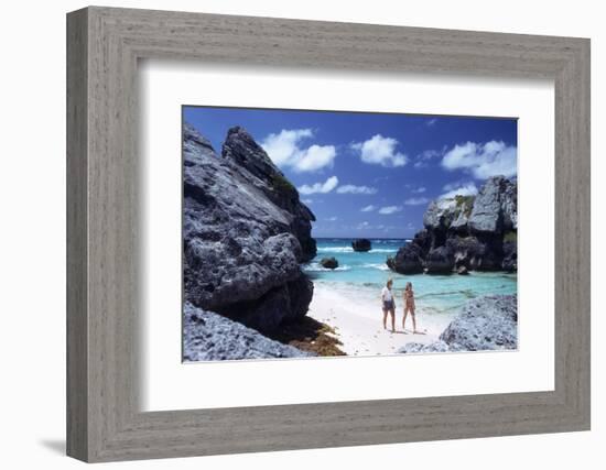 July 1973: Bermuda-Alfred Eisenstaedt-Framed Photographic Print