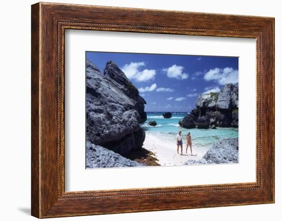 July 1973: Bermuda-Alfred Eisenstaedt-Framed Photographic Print