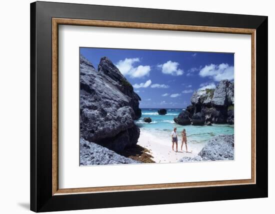 July 1973: Bermuda-Alfred Eisenstaedt-Framed Photographic Print