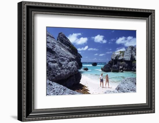 July 1973: Bermuda-Alfred Eisenstaedt-Framed Photographic Print