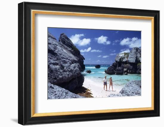 July 1973: Bermuda-Alfred Eisenstaedt-Framed Photographic Print