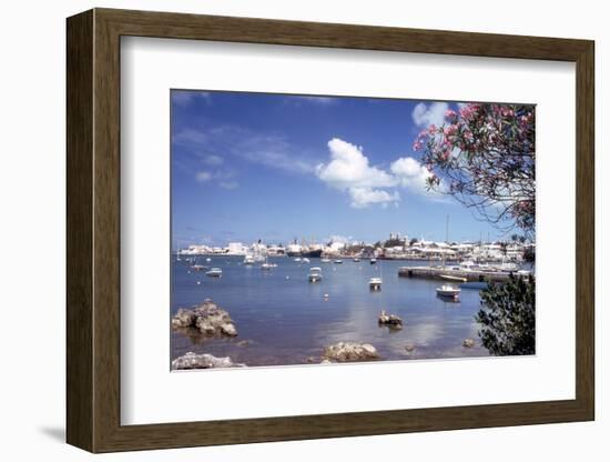 July 1973: Bermuda-Alfred Eisenstaedt-Framed Photographic Print