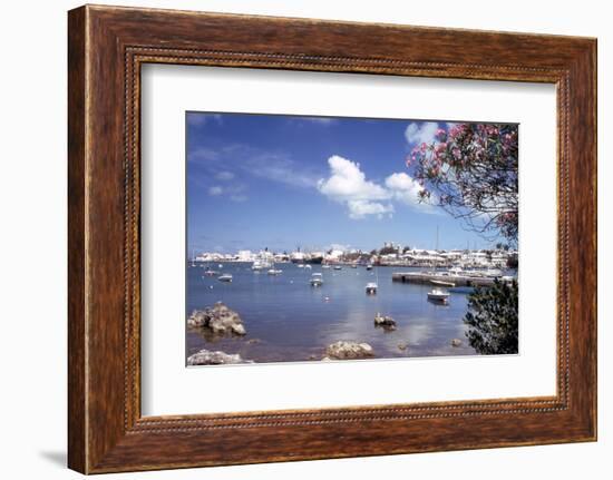 July 1973: Bermuda-Alfred Eisenstaedt-Framed Photographic Print