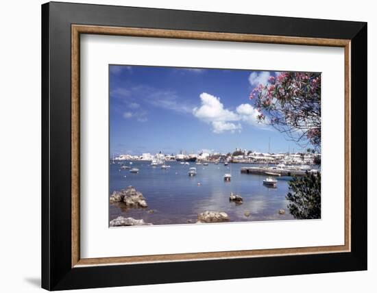 July 1973: Bermuda-Alfred Eisenstaedt-Framed Photographic Print