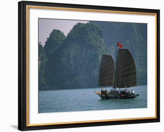 Junk Sailing, Ha Long Bay, Vietnam-Keren Su-Framed Photographic Print