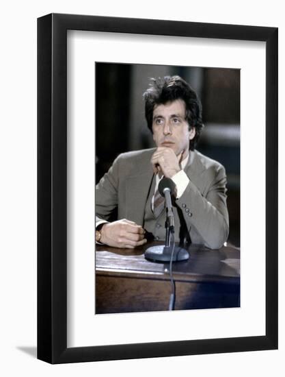 Justice pour tous AND JUSTICE FOR ALL by Norman Jewison with Al Pacino, 1979 (photo)-null-Framed Photo