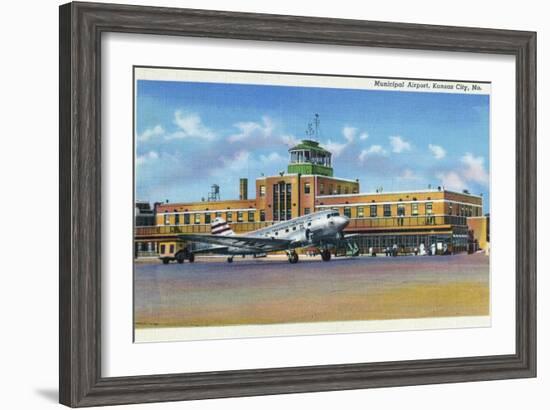 Kansas City, Missouri - Exterior View of Municipal Airport-Lantern Press-Framed Art Print