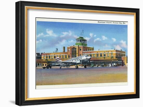 Kansas City, Missouri - Exterior View of Municipal Airport-Lantern Press-Framed Art Print