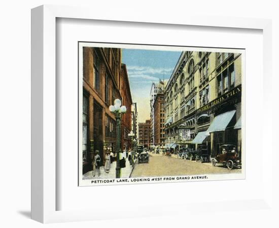 Kansas City, Missouri - Western View Down Petticoat Lane from Grand Avenue-Lantern Press-Framed Art Print