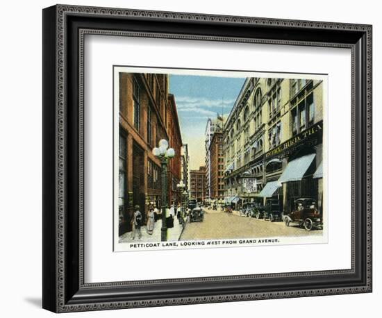 Kansas City, Missouri - Western View Down Petticoat Lane from Grand Avenue-Lantern Press-Framed Art Print