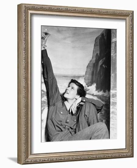 Katharine Hepburn, Sylvia Scarlett, 1935-null-Framed Photographic Print