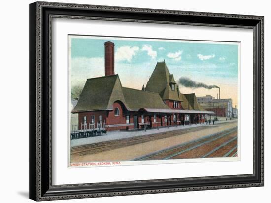 Keokuk, Iowa - Exterior View of Union Station-Lantern Press-Framed Art Print