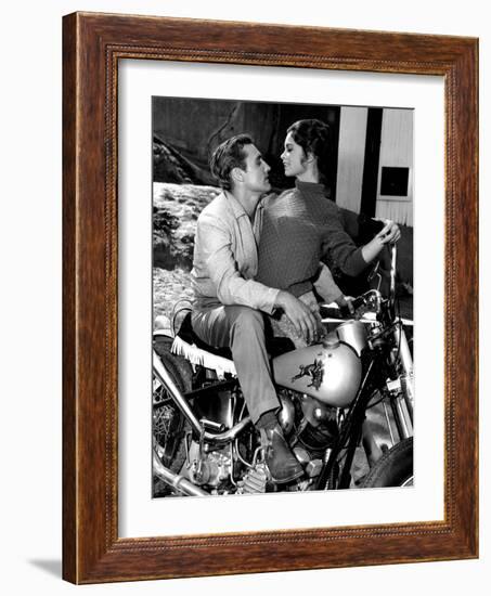 Key Witness, Dennis Hopper, Susan Harrison, 1960-null-Framed Photo