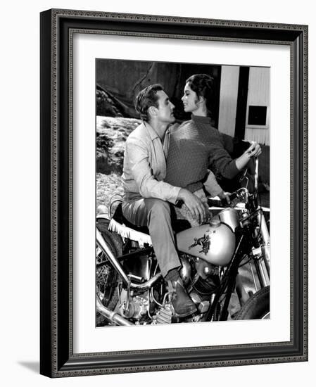 Key Witness, Dennis Hopper, Susan Harrison, 1960-null-Framed Photo