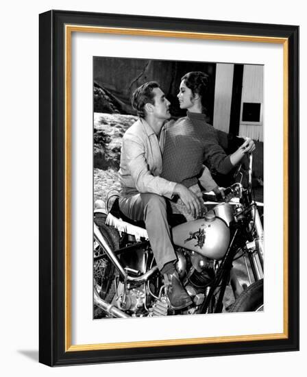 Key Witness, Dennis Hopper, Susan Harrison, 1960-null-Framed Photo