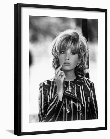 Kill Me Quick, I'm Cold, Monica Vitti, 1967-null-Framed Photo