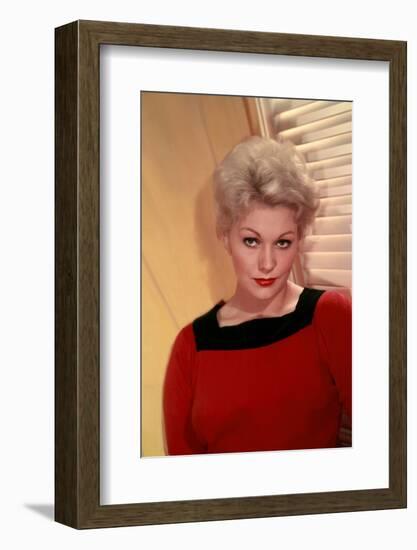 Kim Novak, 1957 (photo)-null-Framed Photo