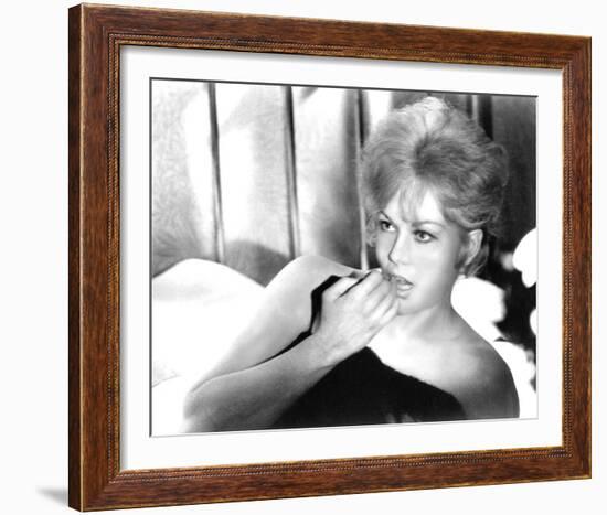 Kim Novak, Of Human Bondage (1964)-null-Framed Photo