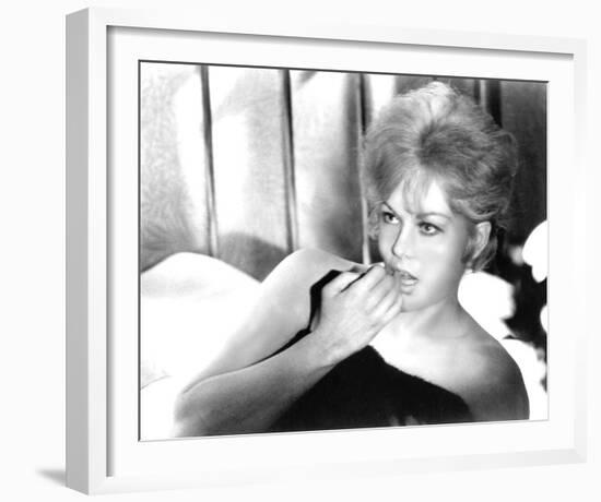 Kim Novak, Of Human Bondage (1964)-null-Framed Photo