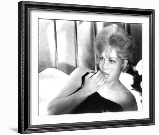Kim Novak, Of Human Bondage (1964)-null-Framed Photo