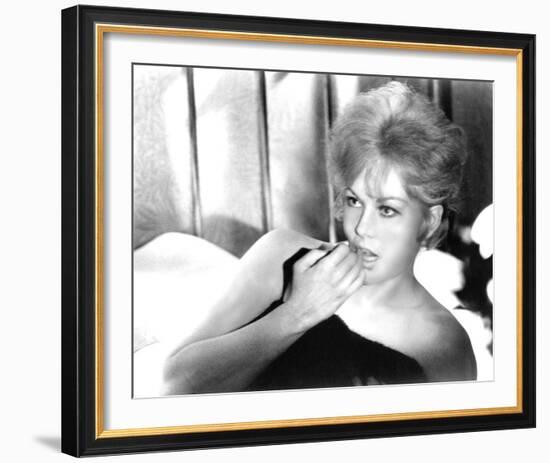 Kim Novak, Of Human Bondage (1964)-null-Framed Photo