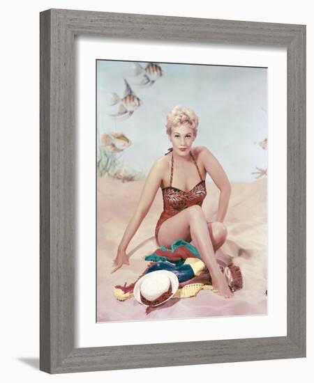 Kim Novak (photo)-null-Framed Photo