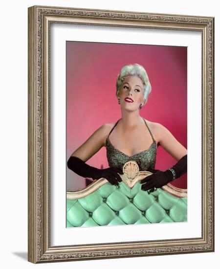 Kim Novak (photo)-null-Framed Photo