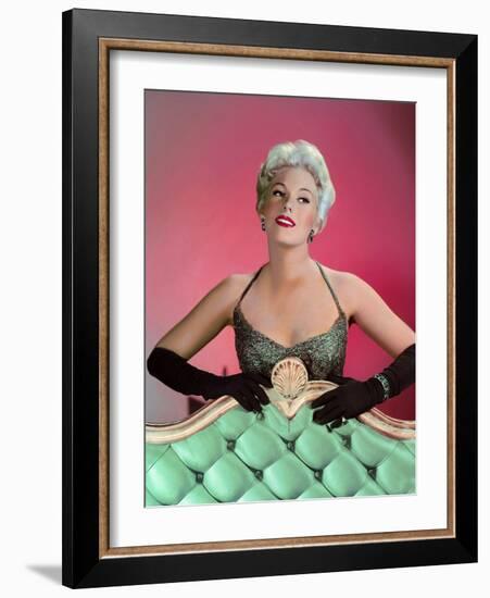 Kim Novak (photo)-null-Framed Photo