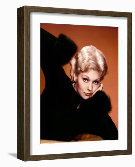 Kim Novak (photo)-null-Framed Photo