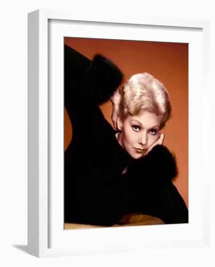 Kim Novak (photo)-null-Framed Photo