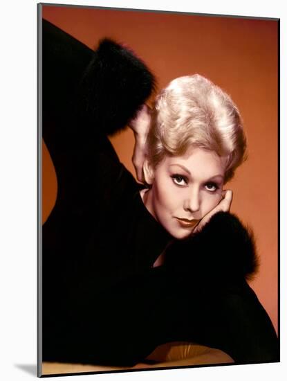 Kim Novak (photo)-null-Mounted Photo