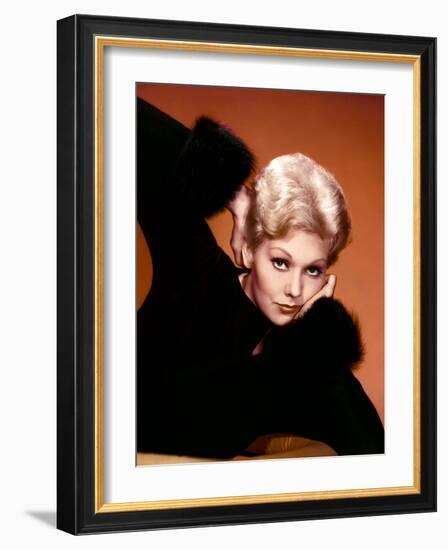 Kim Novak (photo)-null-Framed Photo