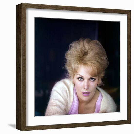 Kim Novak (photo)-null-Framed Photo