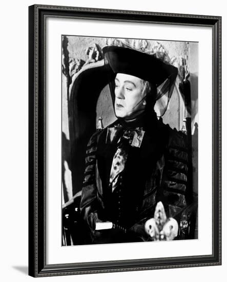 Kind Hearts and Coronets, Alec Guinness, 1949-null-Framed Photo