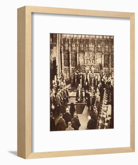 King Edward VIII sprinkles earth on his father's coffin, 1936-Unknown-Framed Giclee Print