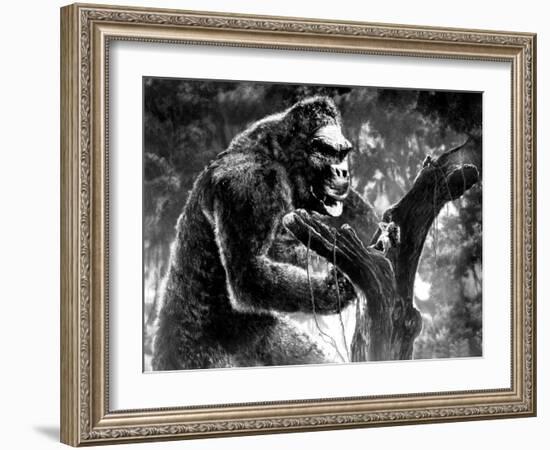 King Kong, Kong with Fay Wray, 1933-null-Framed Premium Photographic Print