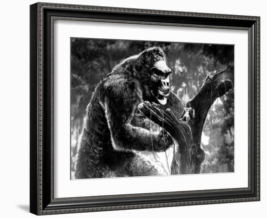 King Kong, Kong with Fay Wray, 1933-null-Framed Premium Photographic Print