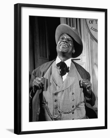 Kingfish Tim Moore, Putting on the Charm in the TV Series "Amos 'N' Andy"-Loomis Dean-Framed Premium Photographic Print