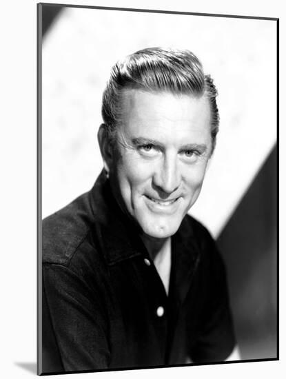 Kirk Douglas, 1967-null-Mounted Photo