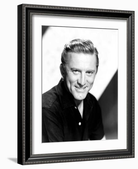 Kirk Douglas, 1967-null-Framed Photo