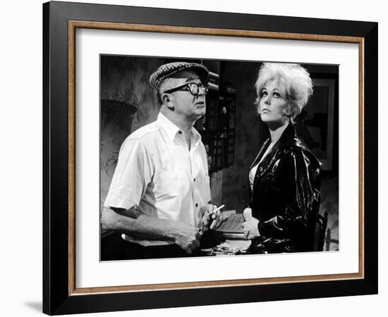 KISS ME STUPID, 1964 directed by BIILY WILDER On the set, Billy Wilder and Kim Novak (b/w photo)-null-Framed Photo