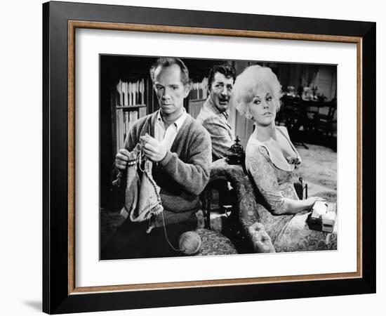 KISS ME STUPID, 1964 directed by BIILY WILDER Ray Walston, Dean Martin and Kim Novak (b/w photo)-null-Framed Photo