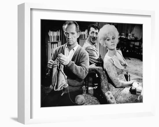 KISS ME STUPID, 1964 directed by BIILY WILDER Ray Walston, Dean Martin and Kim Novak (b/w photo)-null-Framed Photo