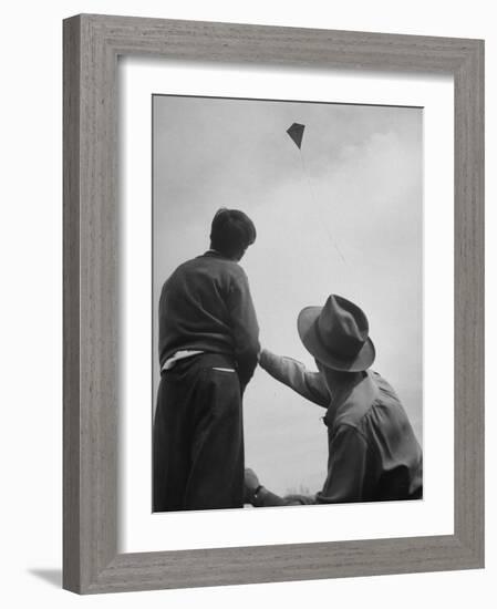 Kite Flying Contest-Sam Shere-Framed Photographic Print