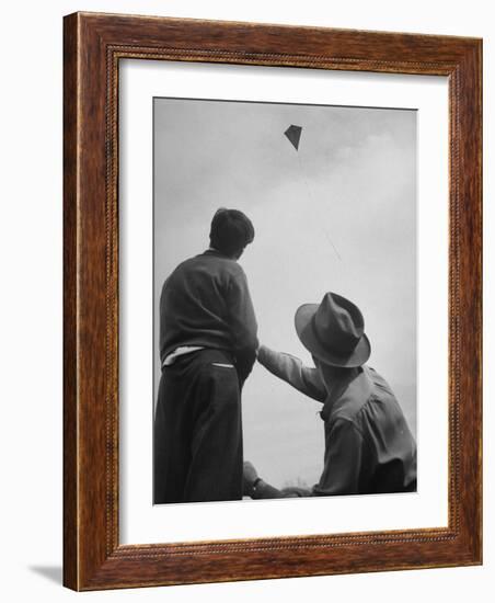 Kite Flying Contest-Sam Shere-Framed Photographic Print