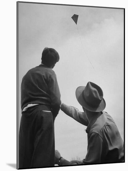 Kite Flying Contest-Sam Shere-Mounted Photographic Print