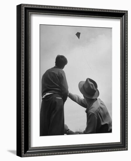 Kite Flying Contest-Sam Shere-Framed Photographic Print